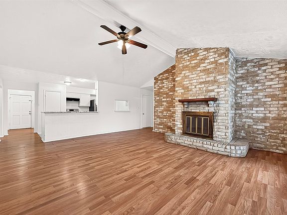 5th image of 10431 Towne Oak Ln