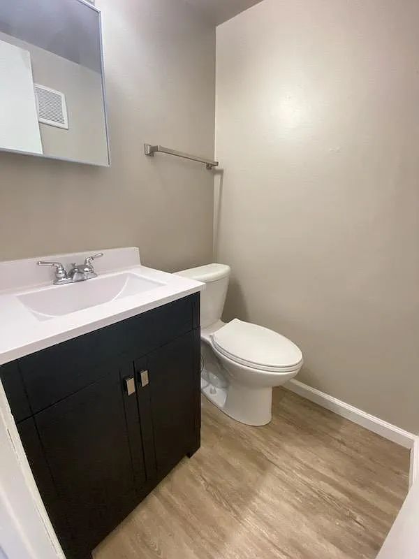 2 bed, 1.5 bath, 1200 sqft, $1,425 — Photo 3