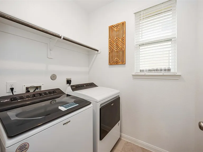 7047 Silverleaf Oak St — Photo 15