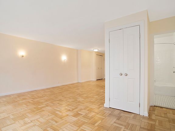 4th image of 355 E 72nd St APT 2G