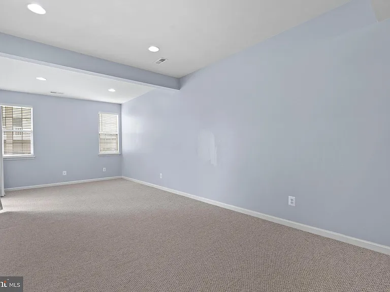 22667 Flowing Spring Sq — Photo 28
