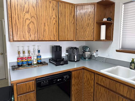 3rd image of 931 Stewart Ave #A