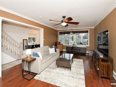 39 Mozart St, East Rutherford, NJ, 07073