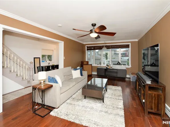 39 Mozart St, East Rutherford, NJ 07073