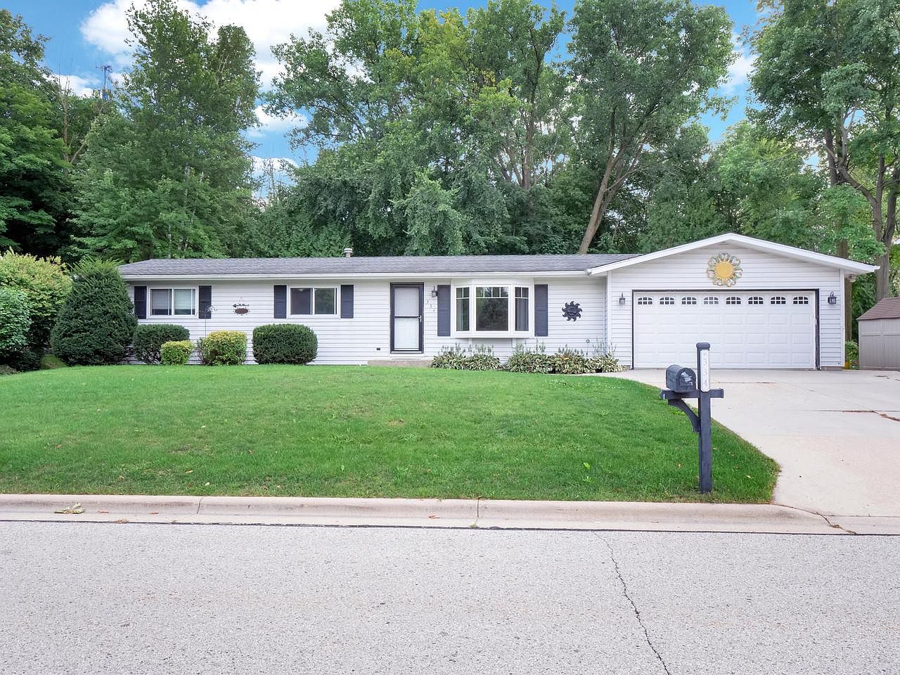 334 West Lake DRIVE, Random Lake, WI 53075 MLS 1850197 Zillow