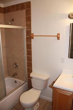5th image of 1112 Evelyn Ln APT A