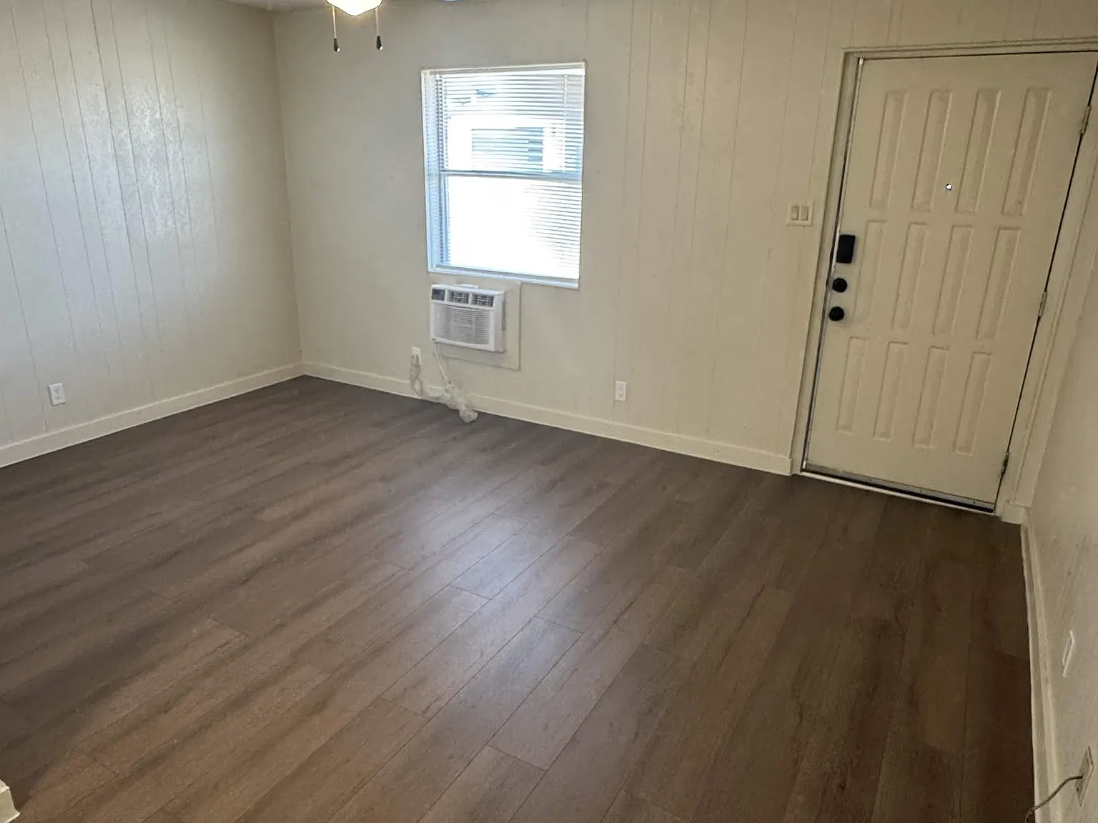 1 bed, 500 sqft, $1,095 — Photo 2