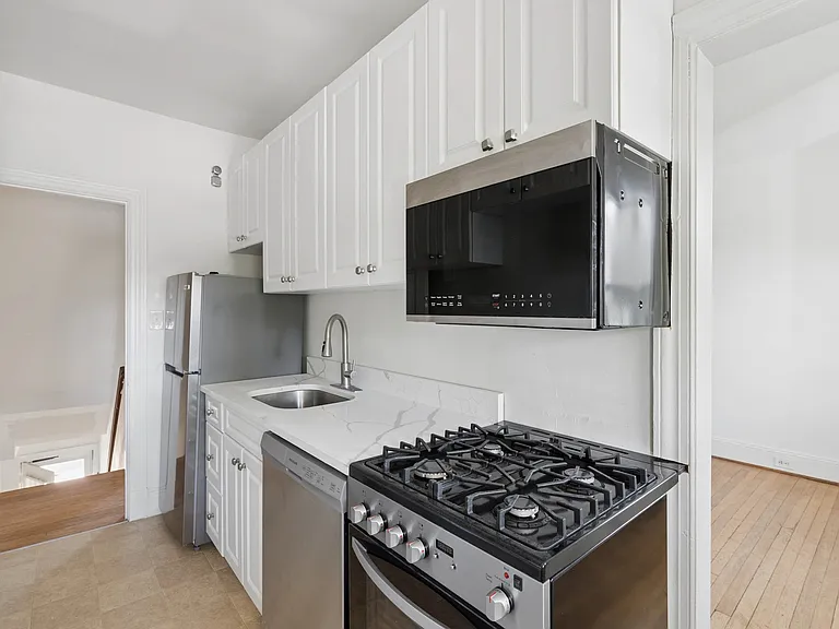 500 Park Ave #2E — Photo 5