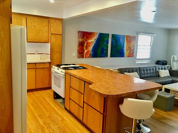 4th image of 3986 Sequoia St