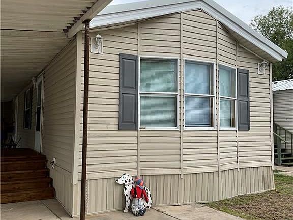 2nd image of 704 Tropical Cir