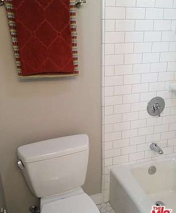 3rd image of 1641 Morton Ave Unit 2