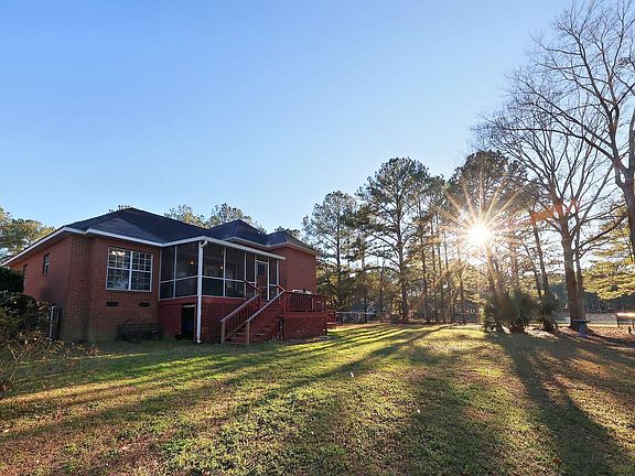 5th image of 76 Riverwind Trl