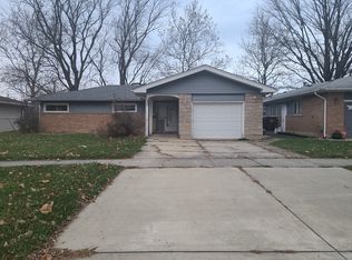460 Lakewood Blvd, Park Forest, IL 60466