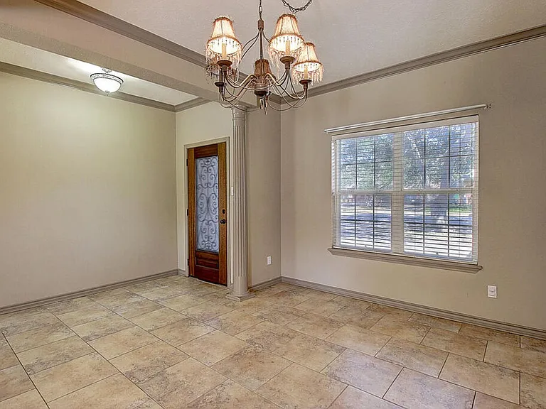 7642 Dallas St — Photo 5