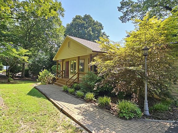 2nd image of 308 Hemlock Dr