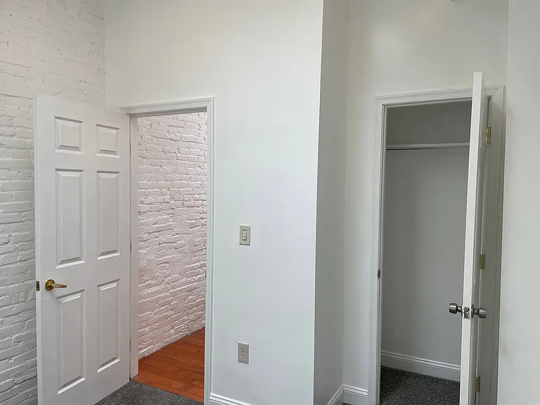 864 Carroll St — Photo 14