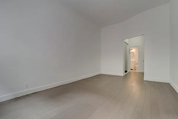 Rented by Algin Management | media 9