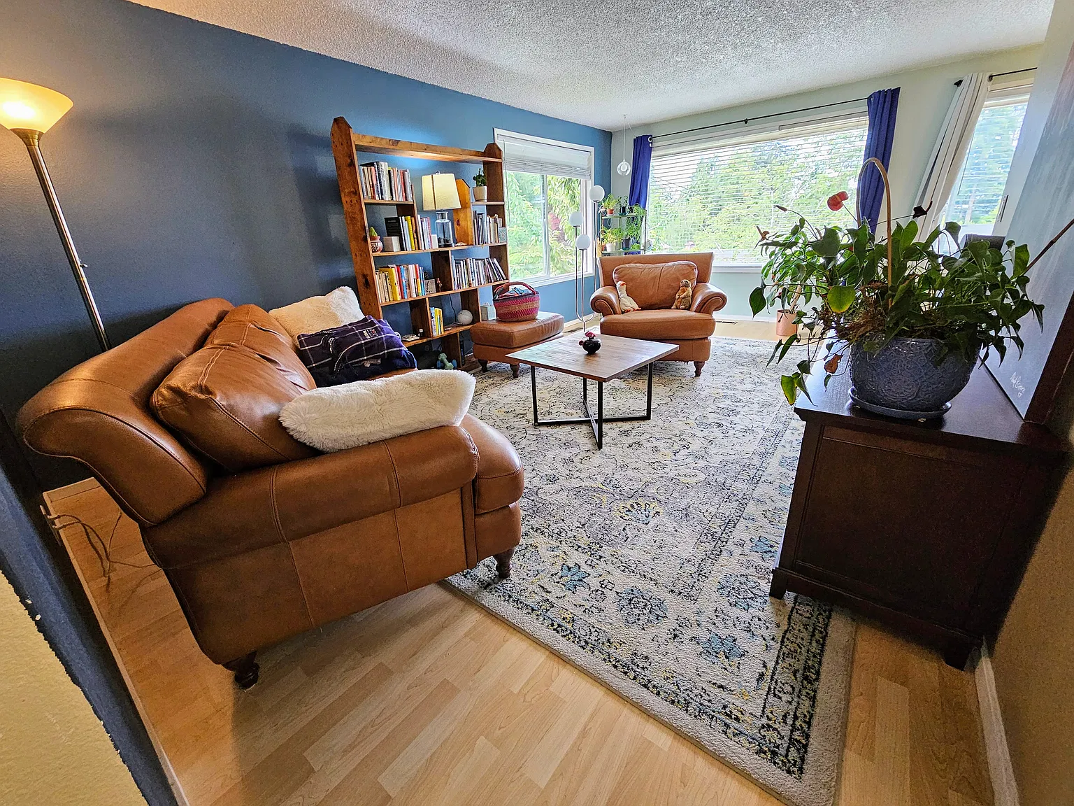 3 bed, 1.5 bath, 1360 sqft, $2,795 — Photo 3