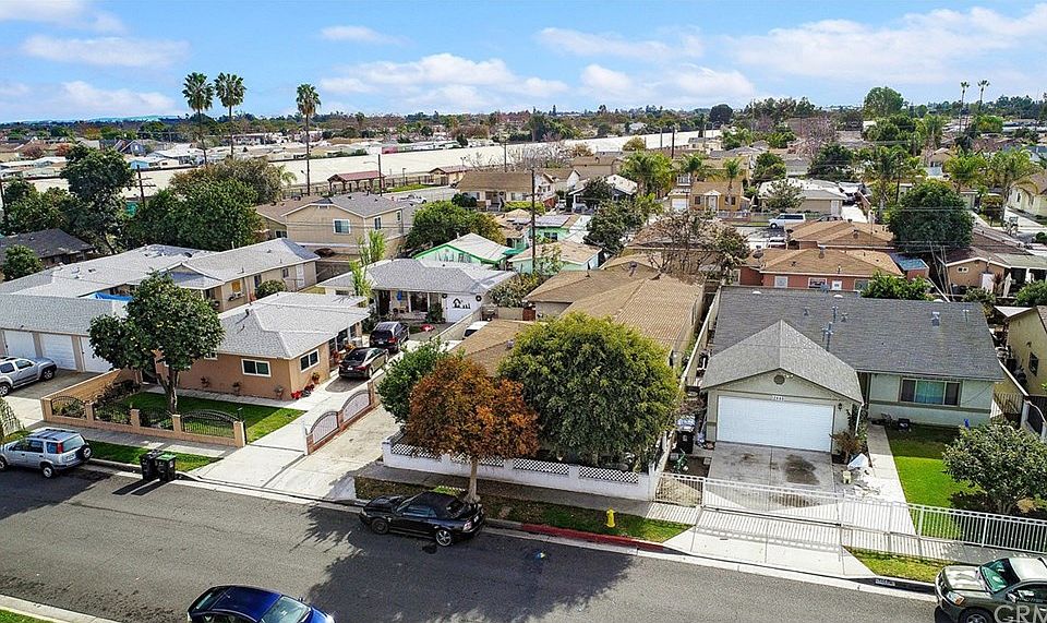 1st image of 12452 222nd St