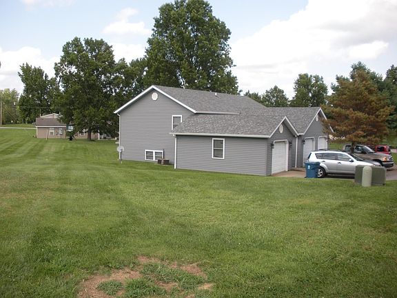2nd image of 904 Finney Dr
