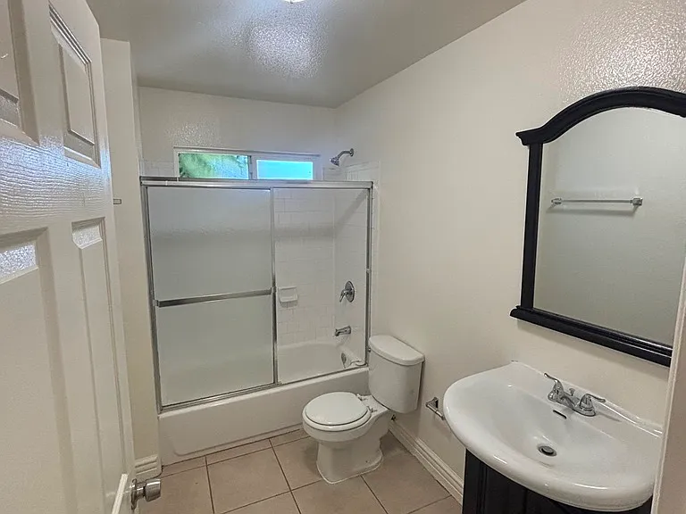 4610 Wall St — Photo 9