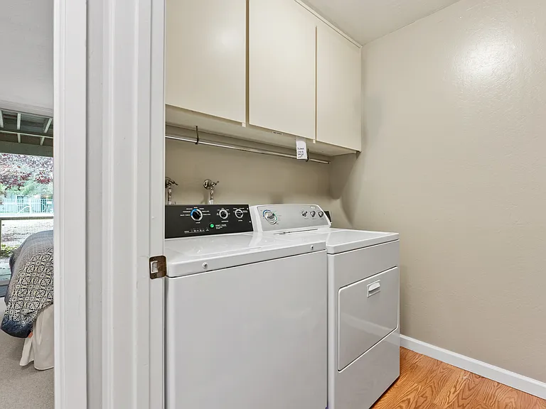 21187 E Cliff Dr — Photo 22