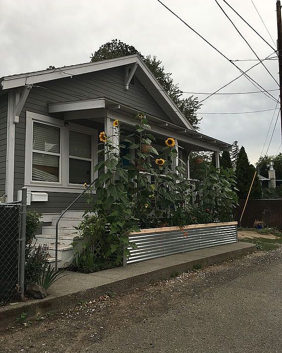 209 1/2 W 5th Pl, The Dalles, OR 97058 Zillow