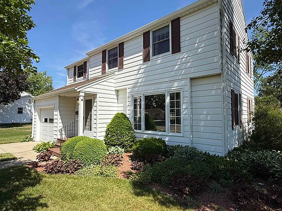 3rd image of 1131 Elida St