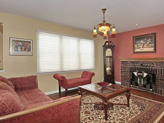 Another View of Liv Rm