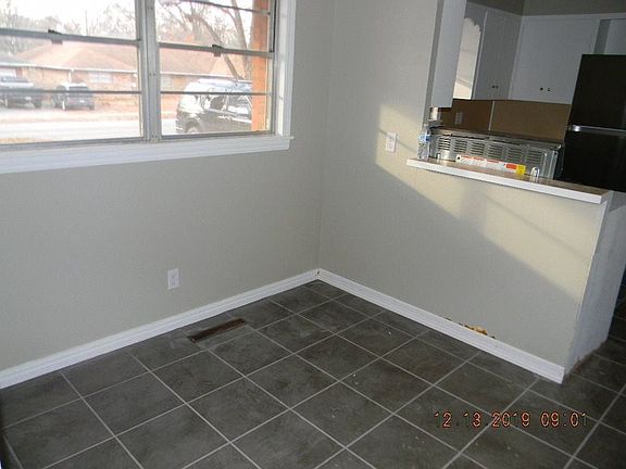 4th image of 2222 W 9th Ave