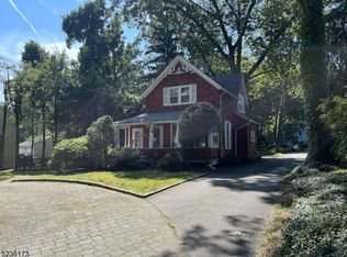 374 N Monroe St, Ridgewood, NJ 07450