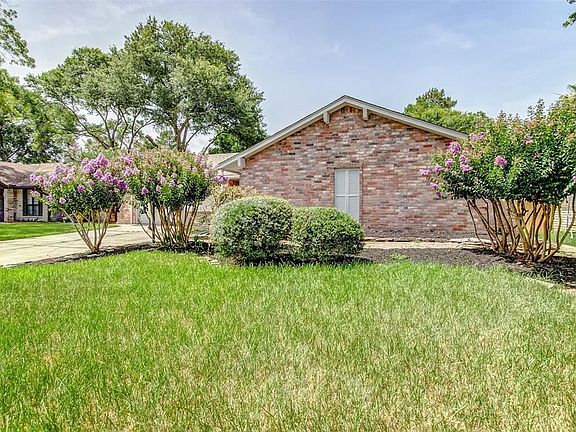 3rd image of 2323 Tinechester Dr