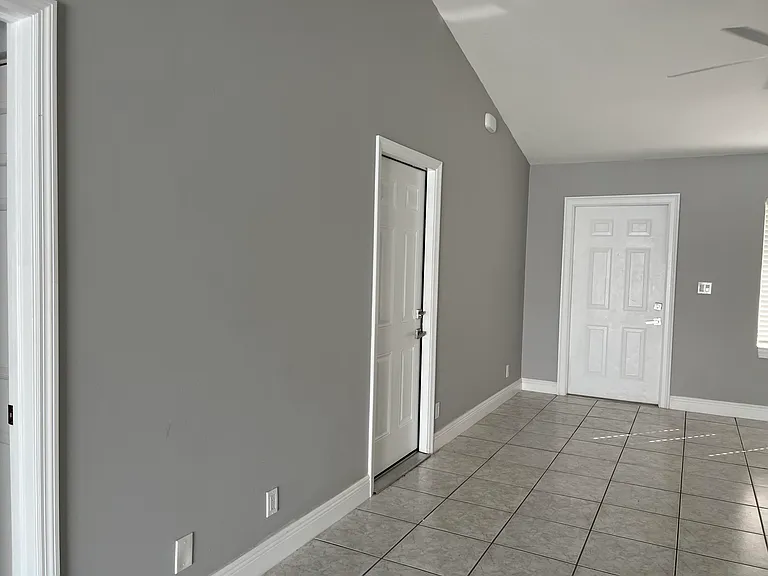 13671 Yarmouth Ct — Photo 13