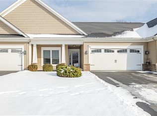 71 Balmoral Dr, Fairport, NY 14450