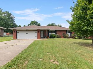 4211 W Tarkio St, Springfield, MO 65802