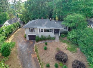 1116 Long Cir, Roswell, GA 30075