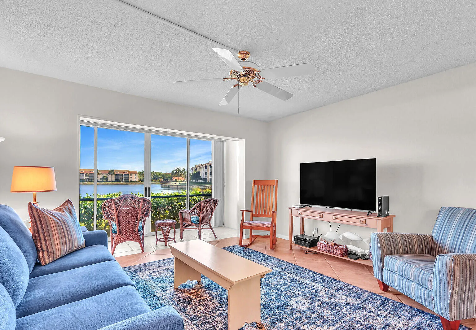 2 bed, 1090 sqft, $3,200 — Photo 4