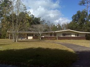 2nd image of 26 Knotty Pine Ln