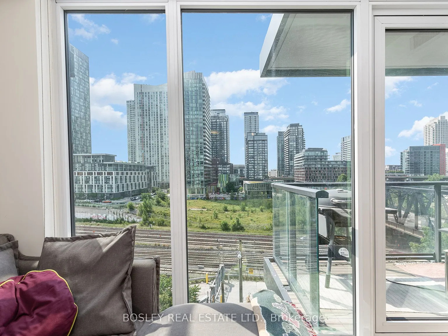 Minto West Side Condo — Photo 3