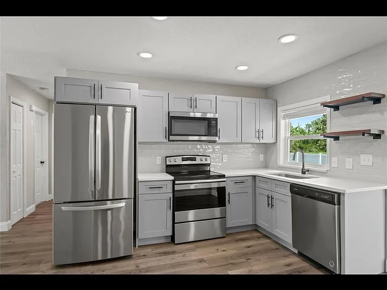 840 Bethune Dr — Photo 10