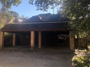 22 Carriage Ln, New Orleans, LA 70114