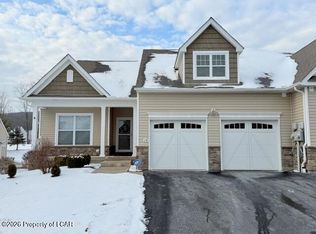 28 Reserve Dr, Drums, PA 18222