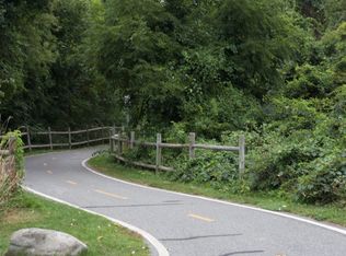 18 Clifton Rd, Bristol, RI 02809