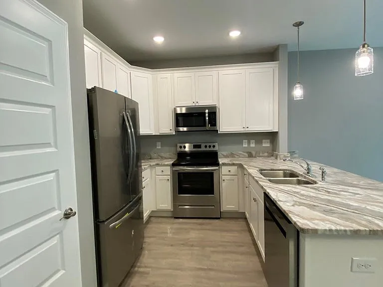 672 Denton Blvd #1 — Photo 3
