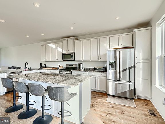 4th image of 7141 Millstone Rd