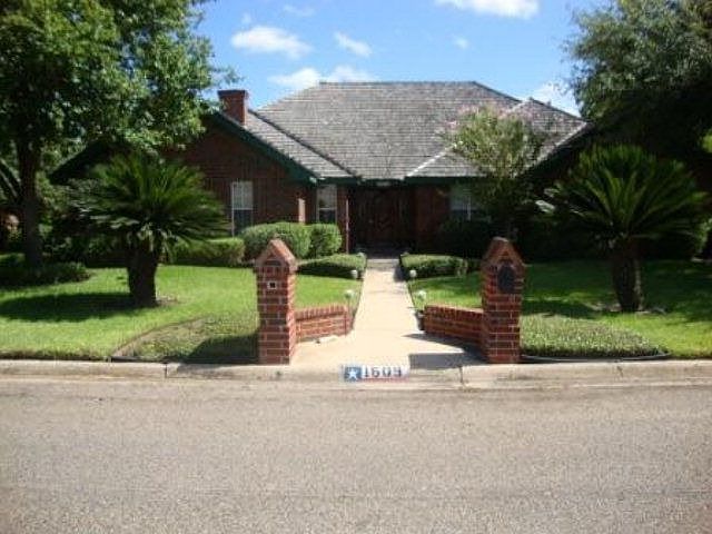 1st image of 1609 Edward Dr
