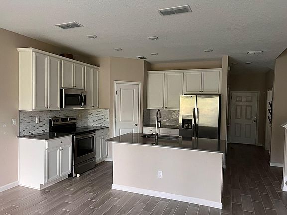 2nd image of 154 Boracay Cir