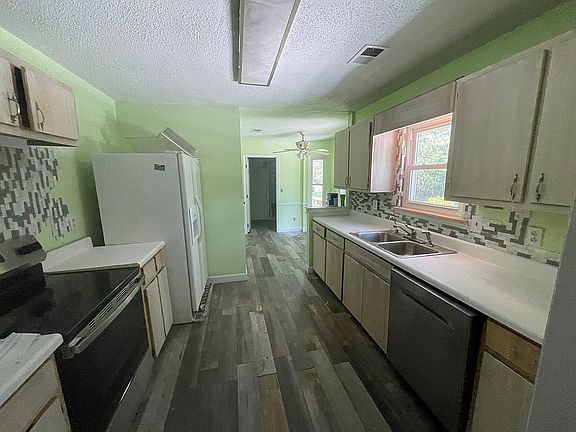 3rd image of 206 Ohara Dr