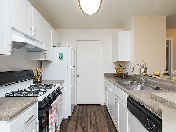 Open kitchen with a breakfast bar
