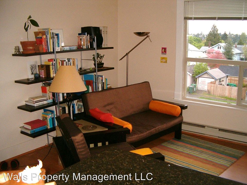 2nd image of 4905 Woodland Park Ave N APT 3